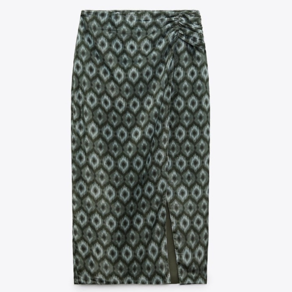NWT ZARA VELVET MIDI SKIRT LIGHT GREEN /BLACK  SIZE M NWT